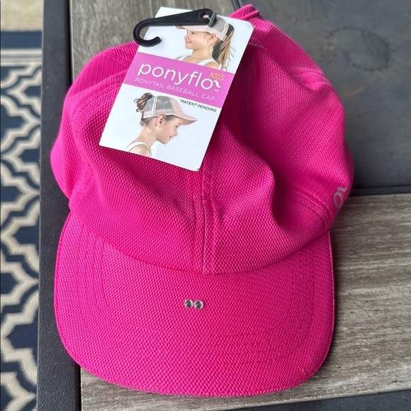 PonyFlo Kids Hot Pink Cap with hole for hair, NWT **READ*** - Picture 1 of 9